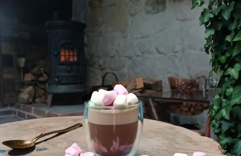 The Old Barn Luksusowa Stodoła z Całorocznym Jacuzzi Kominkiem i Widokiem na Wzgórza i Las dla 8-10 osób na Dolnym Śląsku min 2 noce - Foto 9