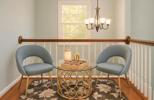 Spacious 4BR House Sleeps 9 Outdoor Lounge with Fire Pit plus Games - Foto 30