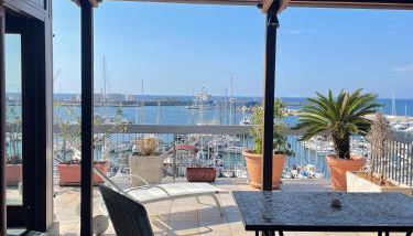 Attico con terrazza sul porticciolo turistico di Vibo Marina - Foto 5