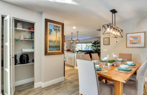 Waterfront Home w/ Boat Dock & Bar in N Fort Myers - Foto 9