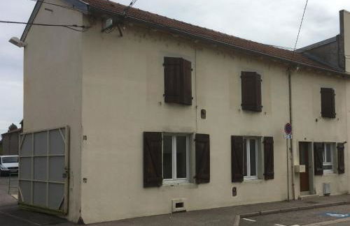 Maison calme avec 3 chambres, proche centre-ville Lunéville & gare, accès facile à Nancy - FR-1-584-106 - Foto 2