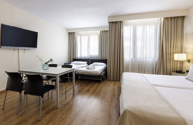 Aparthotel Mariano Cubi Barcelona - Photo 39