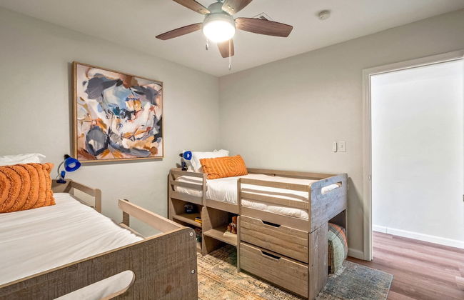 5BR Sleeps 10 Hot Tub Fire Pit Games & Walk to ASU - Foto 5