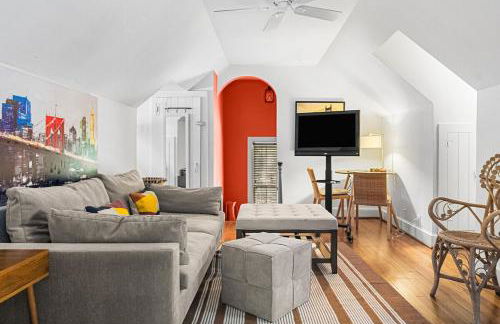 7BR Historic Estate Private Yard Near DC and Old Town - Vassar - Foto 48