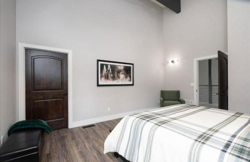 Mariposa Grove Creekside Retreat - To be featured on STAYCATION on the Destination Channel in 2026! - Foto 12