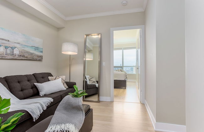 QuickStay - Modern 2-Bedroom Condo, Panoramic City Views - Foto 14