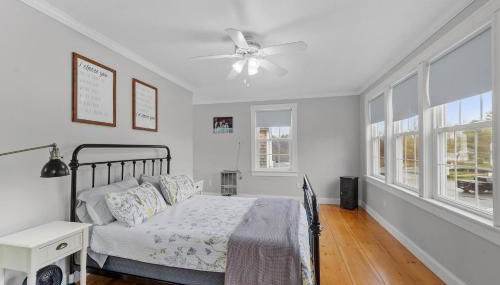 Charming Kennebunk Cape - Walk to Dock Square! - Foto 5