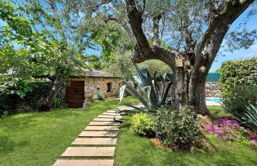 Villa Liberta - Private Family Villa with Pool & Garden - Photo 29