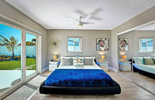 NEW Waterfront Tropic Oasis - Heated Pool, Canal, Dock, Air Hockey - Foto 21