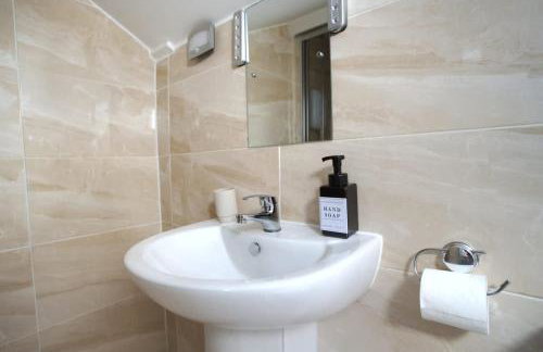 Sleeps 18 Lovely Mcr Home by City SuperHost - Foto 9