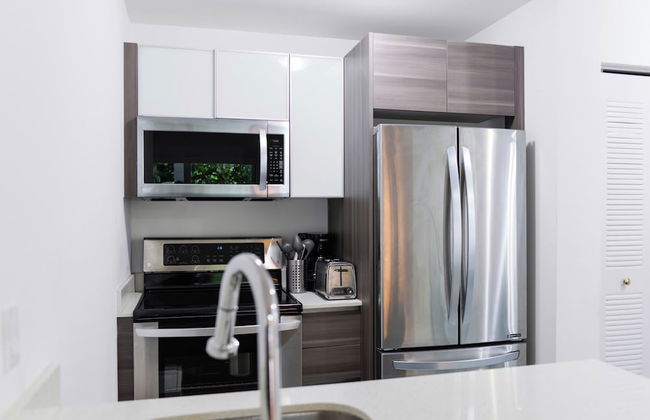 Stylish Stay by Wynwood & Biscayne Bay - Photo 11