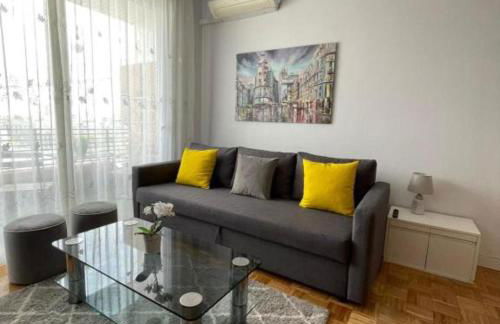 Encanto y Comodidad Cerca del Estadio Bernabéu - Foto 3