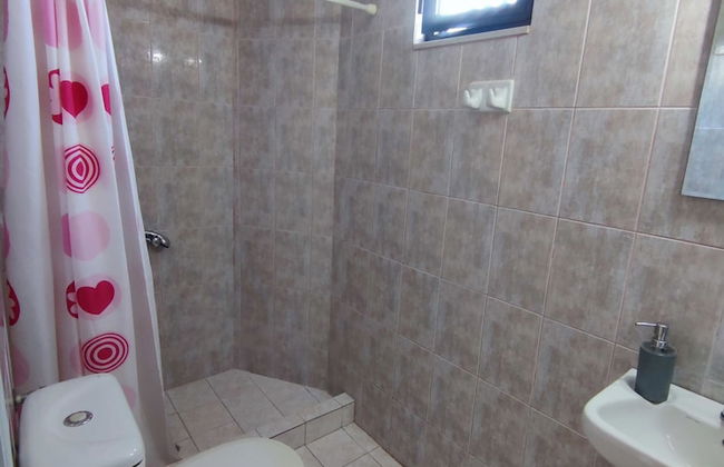 Sunny Summer Retreat - Perfect Location BBQ - Foto 16