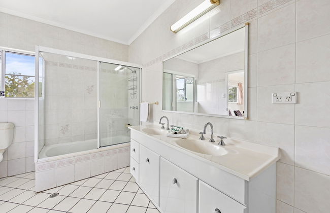 Koala Court Holiday Apartments - Photo 49