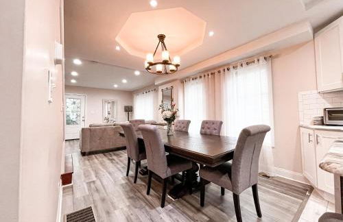 Cheerful & Modern Home w/ a Walkout Deck Area - Foto 7