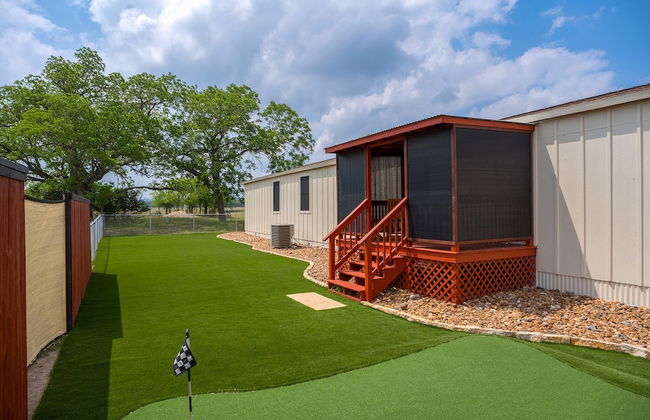 Comfort Charmmini Putting Greengame Roomgrill5 - Photo 40