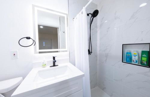 Modern Private Room in Shared Home -Walk to USC - Photo 20