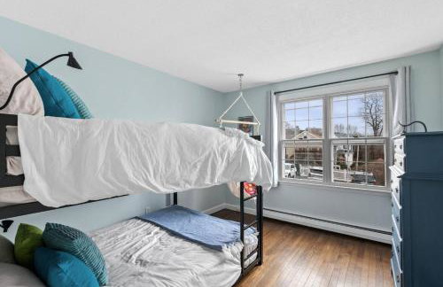 4BR Home | Walk to Beach & Downtown | Parking - Foto 16