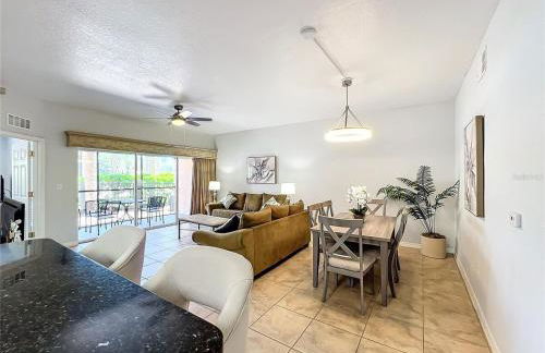 Spacious 3 Bed 3 Bath Luxury Condo 5 min from Disney - Photo 14