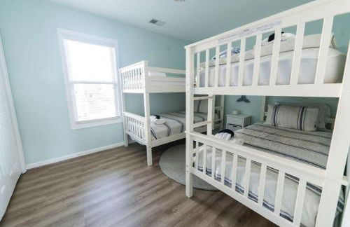 Somewhere On A Beach - 4 bedroom -Private Pool - Hot Tub - Fire Pit - Game Room - Horseshoe Pits - Walk to beach, Sound, arcade and go carts! - Foto 21