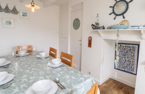 Kerbenetty Harbour Cottage - Photo 9