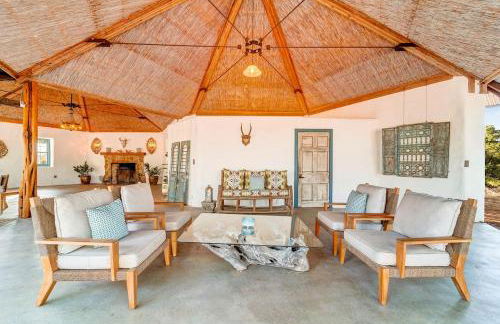 Luxury Airstream Campsite Nestled Beneath Oak Trees Outside of Austin, Texas - Foto 80