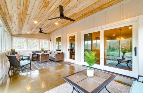 Scenic Yankton Retreat with Fire Pit 1 Mi to Lake! - Foto 4