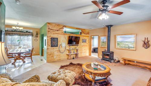 5 Mi to Town Mtn-View Gem with Deck in Hot Springs - Foto 1