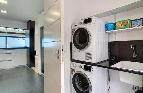 Villa Skylark - by LovelyStay - Foto 50