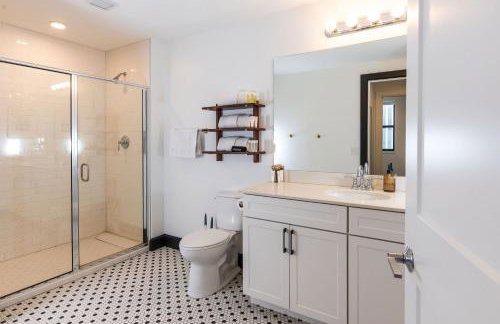 Luxury Downtown Apt with Parking, Gym, and Lap Pool - Foto 16