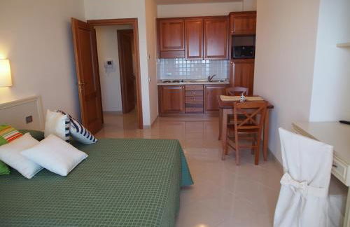 Lido Resort - Photo 9