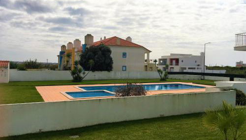 Palmeiras Apartement - T1 com Piscina - Foto 2