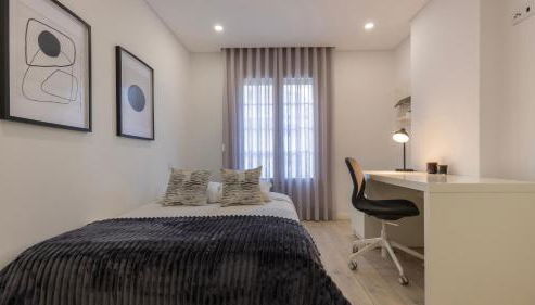 Homely 2BDR Apartment by LovelyStay - Photo 3