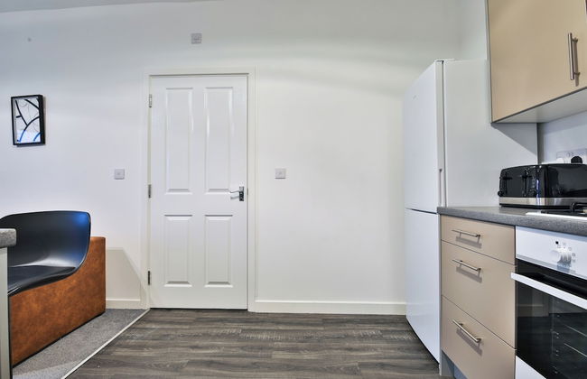 2 Bed Flat with Parking Near Waterfront - Foto 25