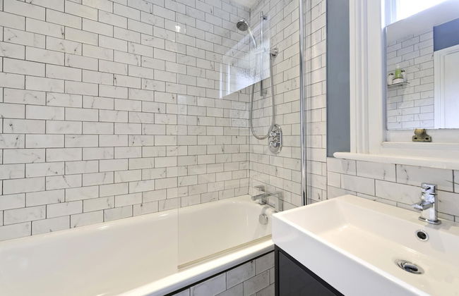 Stylish Family Home by Twickenham Stadium by Underthedoormat - Foto 22