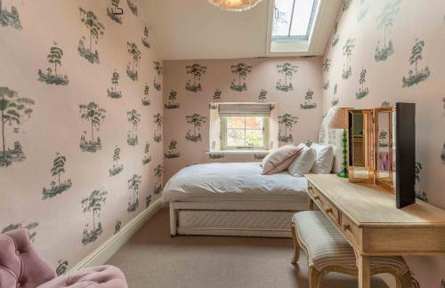 The Entire Coach House at Middleton Hall, Three Bedroom Holiday Home - Photo 18