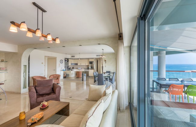 Beach Front By Ritz Hotel Pool Parking - Photo 17