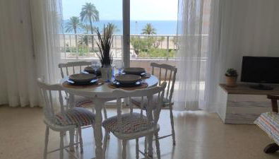 El Cisne frente al mar- Piscina y Wifi - Photo 4