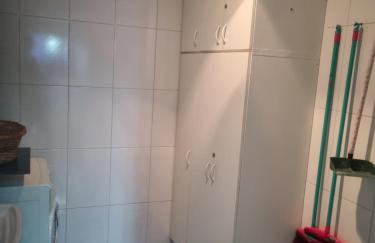 Apartamento Frente para o Mar - Varandão com Blindex - Vista para o Mar - 1 Suite e mais 2 Quartos-Ar Condicionado - 2 Vagas - BEIRA MAR - 70 metros da Praia ,TVS SMART GERAL -WI-FI -DISNEY PLUS- PORT 24 HORAS-KIT PRAIA-ROUPA DE CAMA 2 XCASAIS - Foto 35