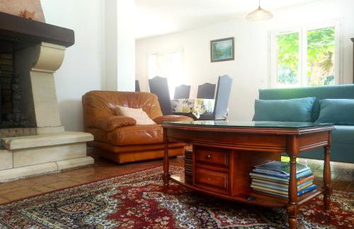 L'échappée du Canal - Piscine - Cheminée - Clim - Parking privé gratuit - 8 personnes - 3 chambres - Parc - Foto 15