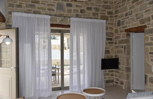 LAINI LUXURY SUITES - Photo 28