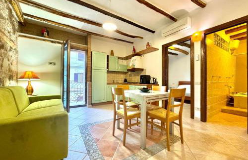 Village Center Apartments - Foto 2