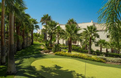 Amazing Two Bedroom Apartment in Los Flamingos, Marbella - Photo 10