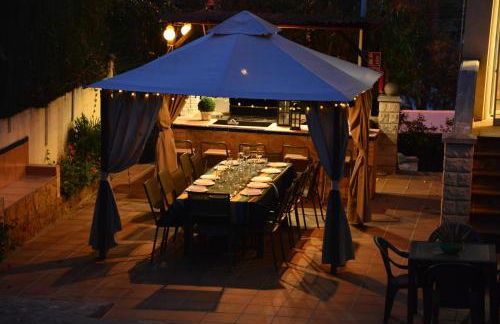 Villa Sitges Ilusión 15 minutes by car from Sitges Sleeps 16 people XXL swimming pool - Foto 64