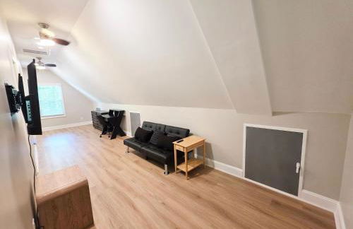 The Guesthouse at Pine Forest Hideaway - Near Jordan Lake & 12 Minutes to UNC - Photo 26