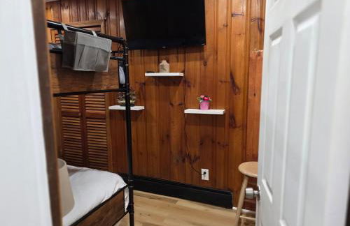 Charming 3 bedroom 2 bath home in Bloomfield with wishing well - Foto 35