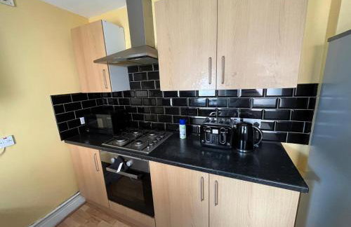Newcastle, Powburn, fully equipped kitchen 4 bedrooms, 3 king & 2 single beds - Photo 4