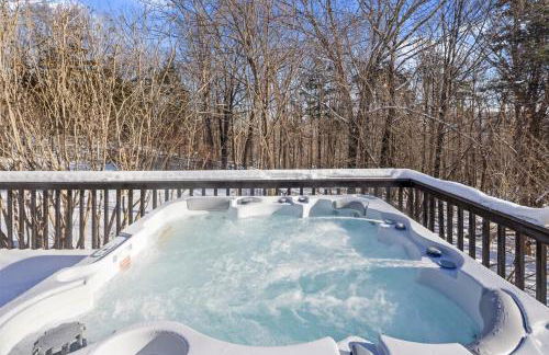 Secluded 9BR Getaway, Pool, Hot Tub & Huge Deck - Foto 2