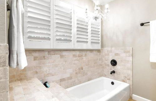 Luxury on Lake LBJ With Hot Tub Firepit & Boat Slip - Foto 64