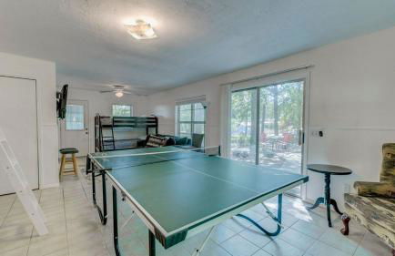 Owl Hoot Lake Retreat- Dock, beach & wooded haven! - Foto 38